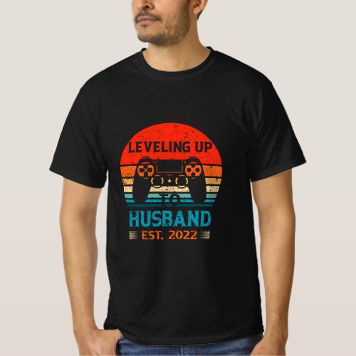 Mens Funny Leveling Up To Husband Est 2022 To Be  T_Shirt