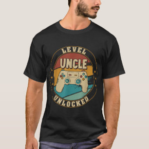Mens Gamer New Uncle Dad Mom Baby Announcement Pre T-Shirt