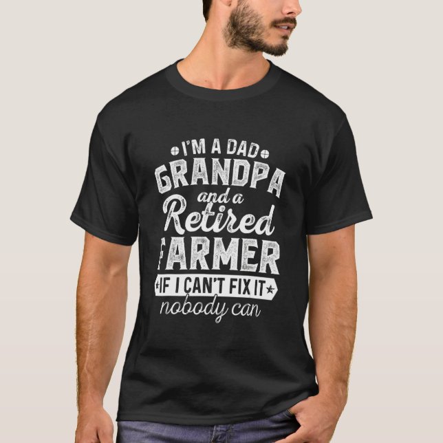 Mens I'm A Dad Grandpa And Retired Farmer Christma T-Shirt (Front)