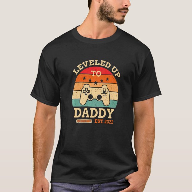 Mens Level Up To Daddy 2022 Pregnant Video Game Co T-Shirt (Front)
