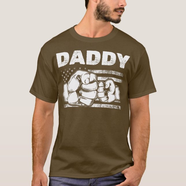 Mens Patriotic Daddy US Flag Dad Son Fist Bump T-Shirt (Front)