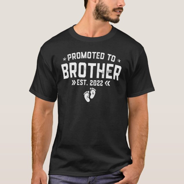 Mens Promoted To Brother 2022 Retro Fathers Day Ne T-Shirt (Front)