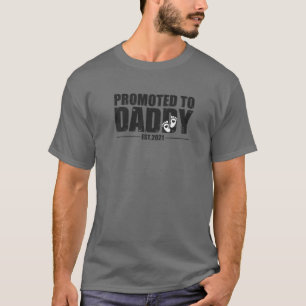 Mens PROMOTED TO DADDY EST 2021 New Father Dad Bir T-Shirt
