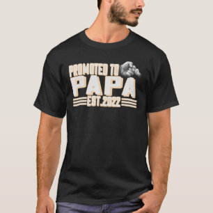 Mens Promoted To Papa 2022 New Dad First Time Dad T-Shirt