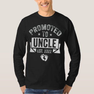 Mens Promoted To Uncle 2022 Retro Pregnancy Annou T-Shirt