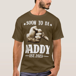 Mens Soon to Be Daddy 2023 Pregnancy Announcement T-Shirt