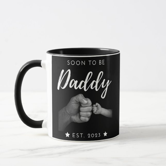 Mens Soon To Be Daddy Est 2023 Retro Fathers Day Mug (Left)