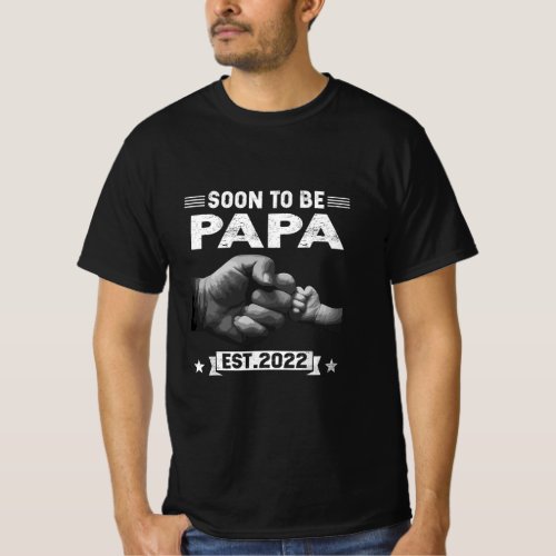 Mens Soon To Be Papa Est 2022 Retro First Grandpa  T_Shirt