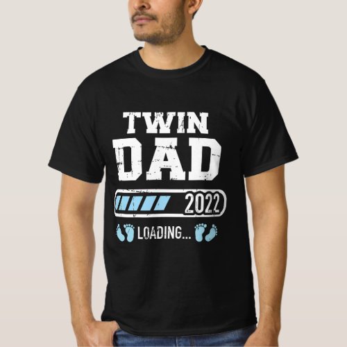 Mens Twin dad 2022 loading for pregnancy announcem T_Shirt