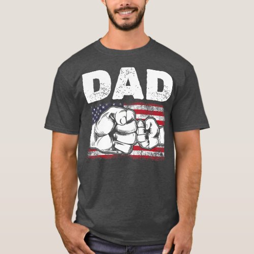 Mens US Flag Dad Son Fist Bump Patriotic Dad 4th T_Shirt