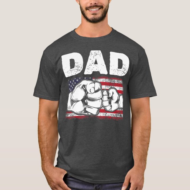 Mens US Flag Dad Son Fist Bump Patriotic Dad 4th T-Shirt (Front)