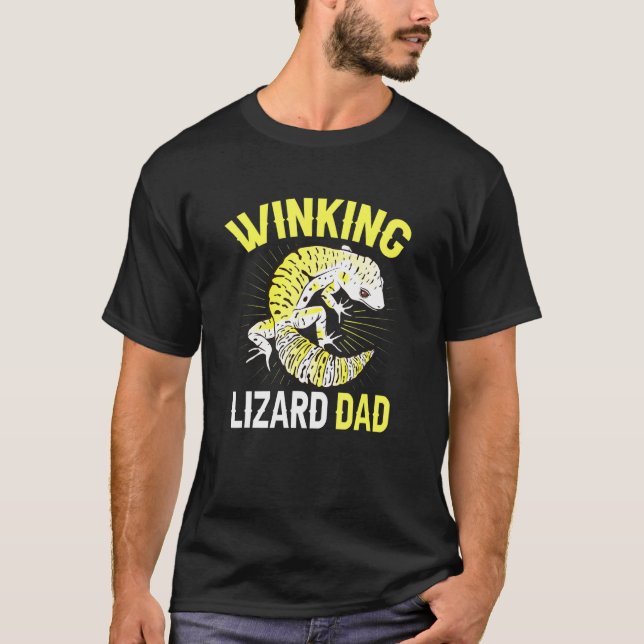 Mens Winking Lizard Dad Reptile Herpetologist Leop T-Shirt (Front)