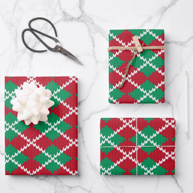 Merry Christmas Red & Green Argyle Pattern Wrapping Paper Sheets (Front)