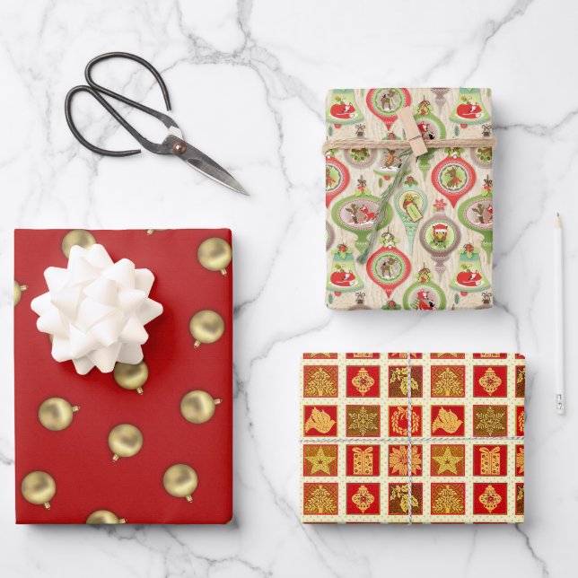 Merry Christmas Wreath Gold Ornaments Star Pigeon  Wrapping Paper Sheets (Front)