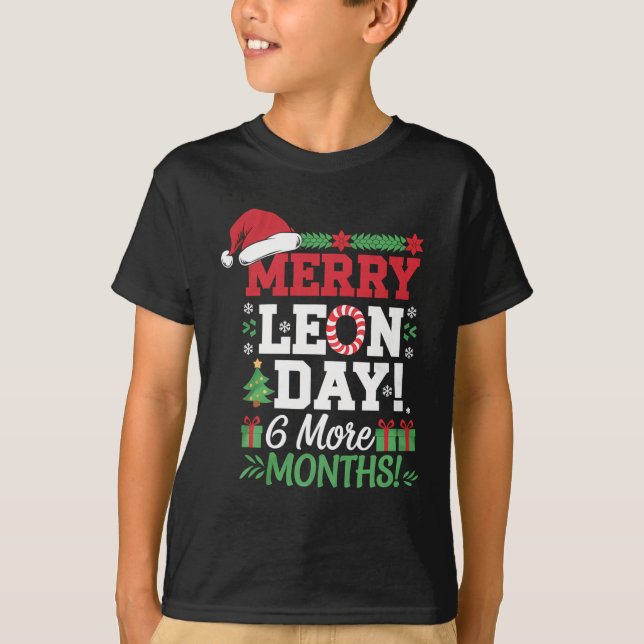 Merry Leon Day Noel Ckwards Funny Christmas Countd T-Shirt (Front)