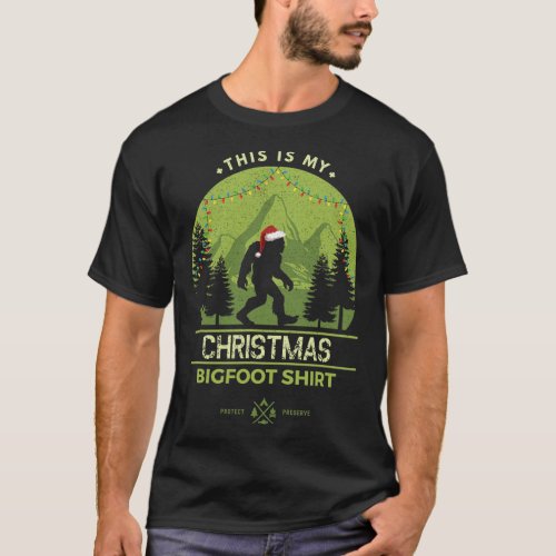 Merry Xmas Bigfoot Santa Squatch Christmas Yeti  T_Shirt