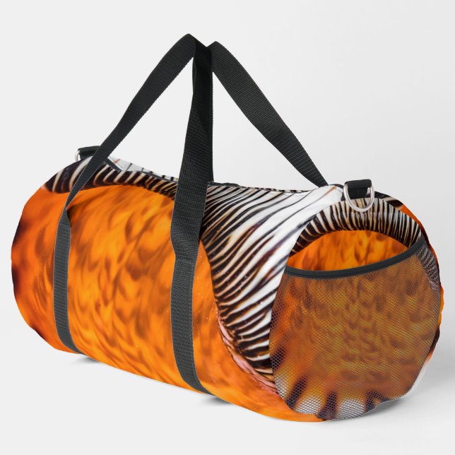 Mesmerizing seashell duffle bag (Right Corner)
