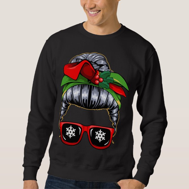 Messy Bun Mom Christmas Pajama Cute X-Mas Wreath B Sweatshirt (Front)