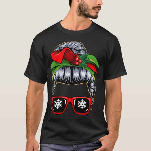 Messy Bun Mom Christmas Pajama Cute X-Mas Wreath B T-Shirt (Front)
