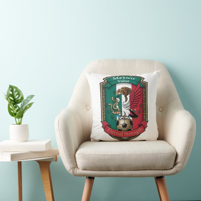 Mexico Eagle Ascent, Mexican Flag Gift Throw Pillow (Chair)