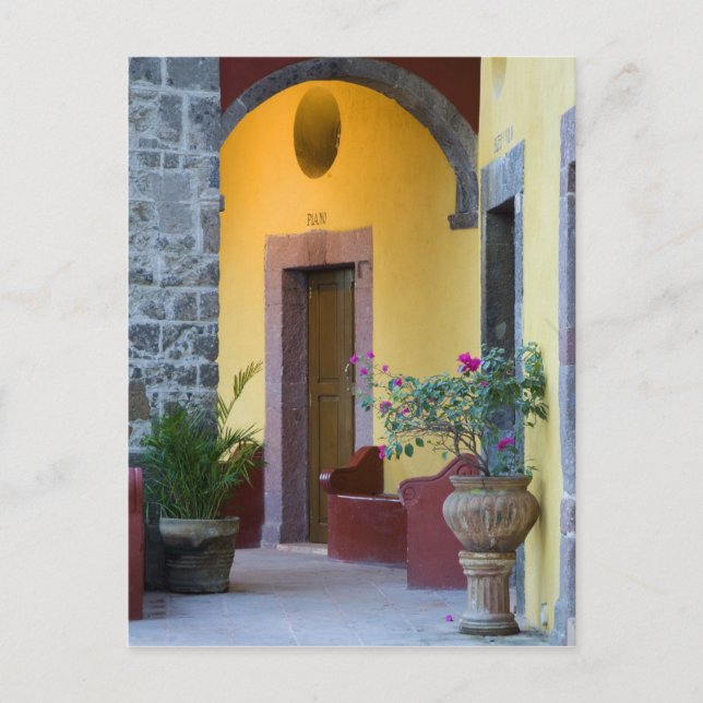 Mexico, San Miguel de Allende, Archway entrance Postcard (Front)