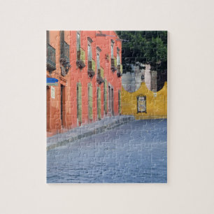 Mexico, San Miguel de Allende, Homes along Jigsaw Puzzle
