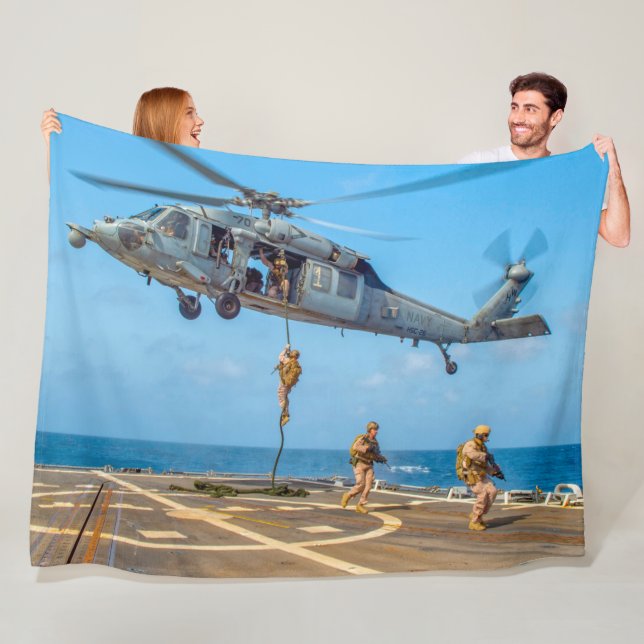 MH-60S SEAHAWK FLEECE BLANKET (In Situ)