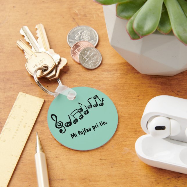 Mi fajfas pri tio. keychain (Desk)