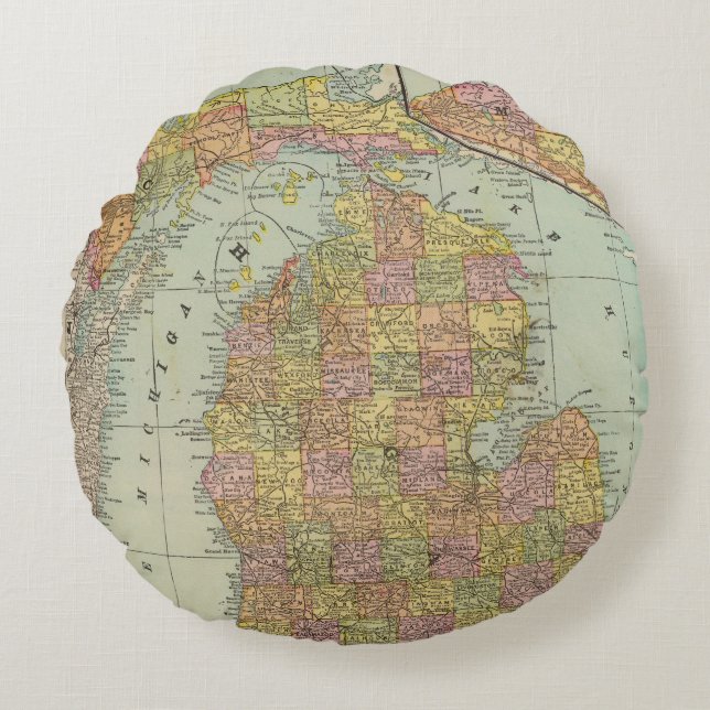 Michigan 3 round pillow (Front)