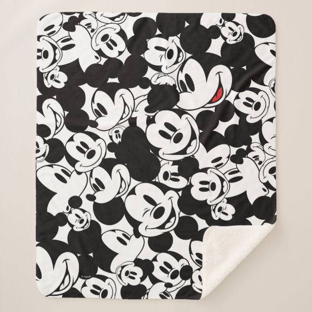 Mickey & Friends | Classic Mickey Pattern Sherpa Blanket (Front)