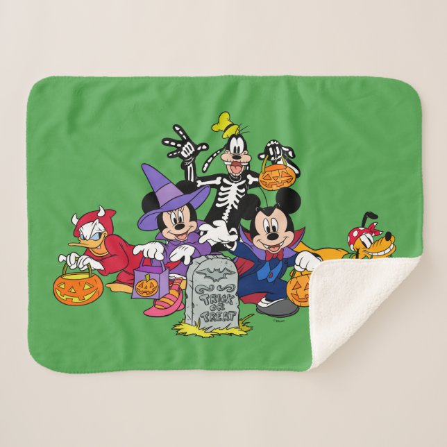Mickey Halloween Fun with Friends Sherpa Blanket (Front (Horizontal))