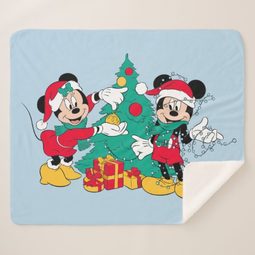 Mickey  Minnie  Decorate the Christmas Tree Sherpa Blanket