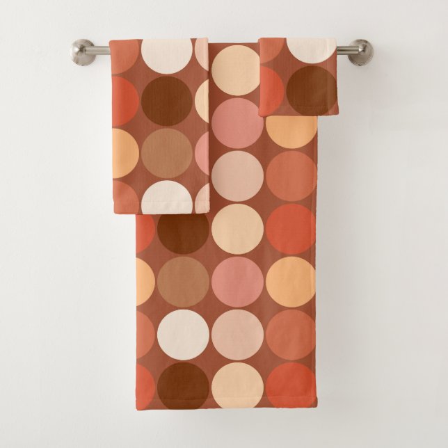 Mid-Century Giant Dots, Chocolate Brown and Tan Bath Towel Set (Insitu)