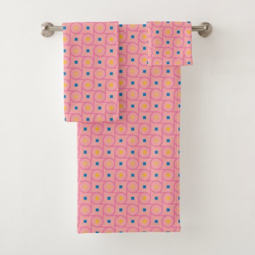 Mid Century Modern Pink Interlocking Circle Bath Towel Set