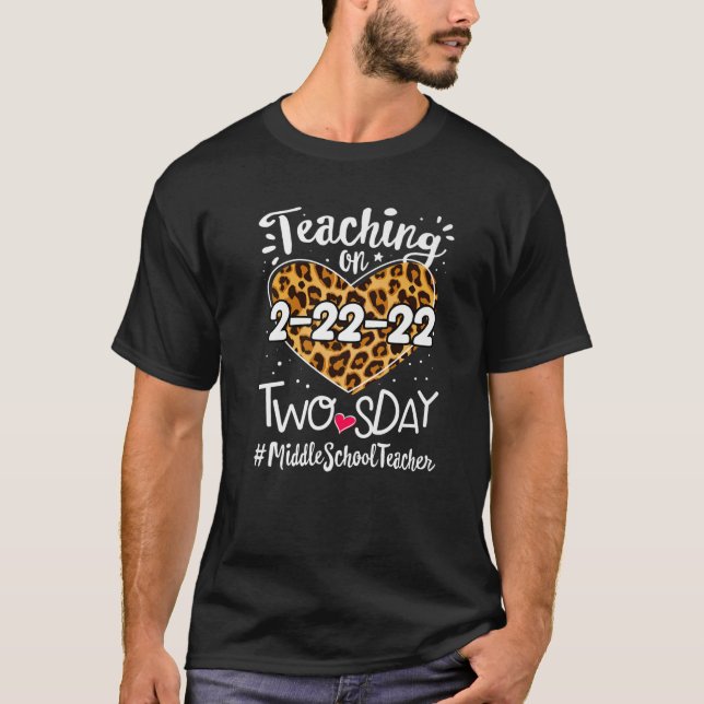 Middle School Teacher Teaching On Twosday 22Nd Feb T-Shirt (Front)