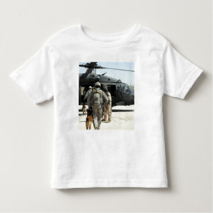 Military working dog handlers board a helicopte toddler t-shirt