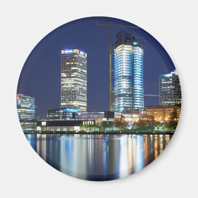 Milwaukee Skyline at Night Magnet (Front)