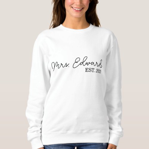 Minimal Cursive Mrs Custom Last Name Wedding Gift Sweatshirt
