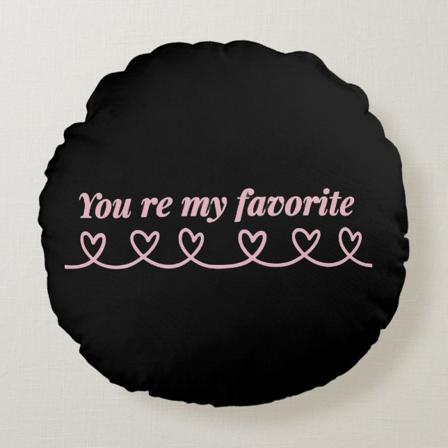 Minimal Heart Arrow Valentine T-Shirt Round Pillow (Front)