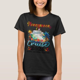 Minimal Honeymoon Cruise 2026 Just Married T-Shirt