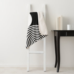 Minimal Monogrammed Circle Pattern Sherpa Blanket