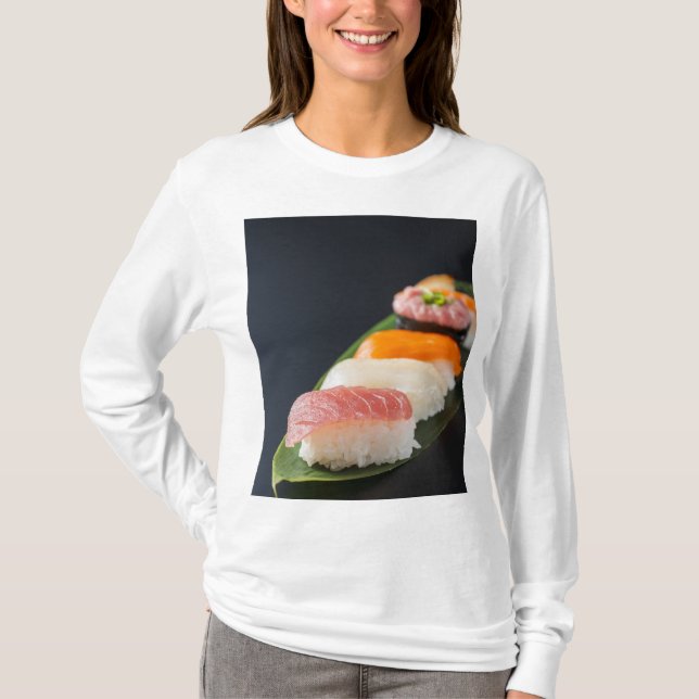 Minimal Sushi – Japanese tranquility and perfectio T-Shirt (Front)