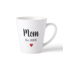 Minimalist Cute Mom Est. Year Little Heart