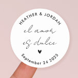 Minimalist El Amor es Dulce Wedding Party Favor Classic Round Sticker<br><div class="desc">Minimalist El Amor es Dulce Wedding Party Favor Stickers</div>