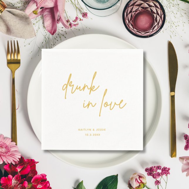 Minimalist Gold Script Drunk in Love Wedding Napkins (Minimalist Gold Script Drunk in Love Wedding Napkins
)