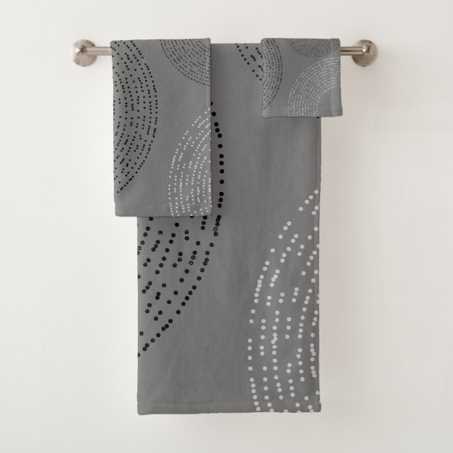 Minimalist Grey Pattern Bath Towel Set (Insitu)