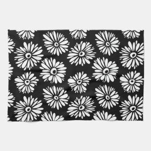 Minimalist Groovy Black and White Daisy Pattern Towel