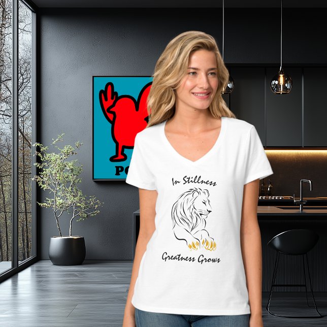 Minimalist Lion Silhouette – Editable Text Elegant T-Shirt (Creator Uploaded)