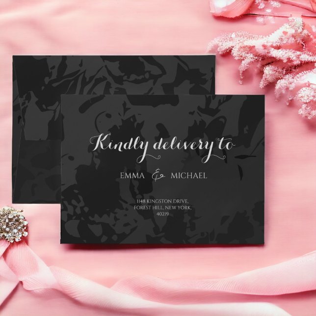 Minimalist Modern Black Wedding Envelopes (Creator Uploaded)