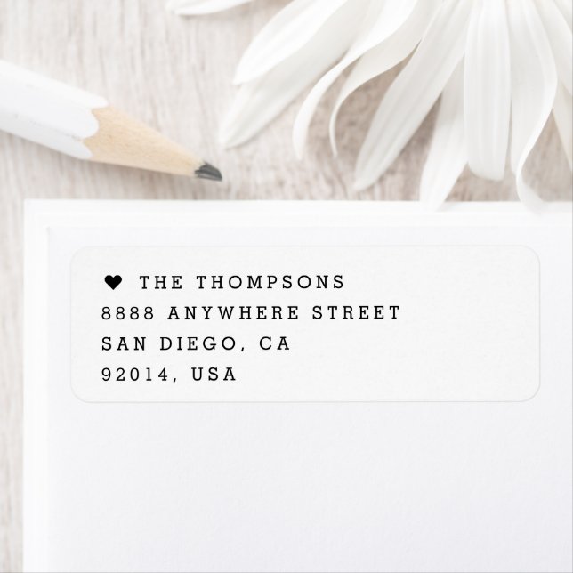 Minimalist Modern Heart Family Name Customizable Label (Insitu)